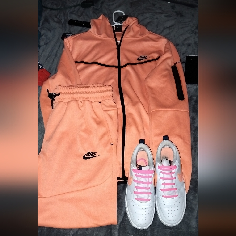 Nike sweatsuit- large Nike shoes 5 youth or women's 6 and a half